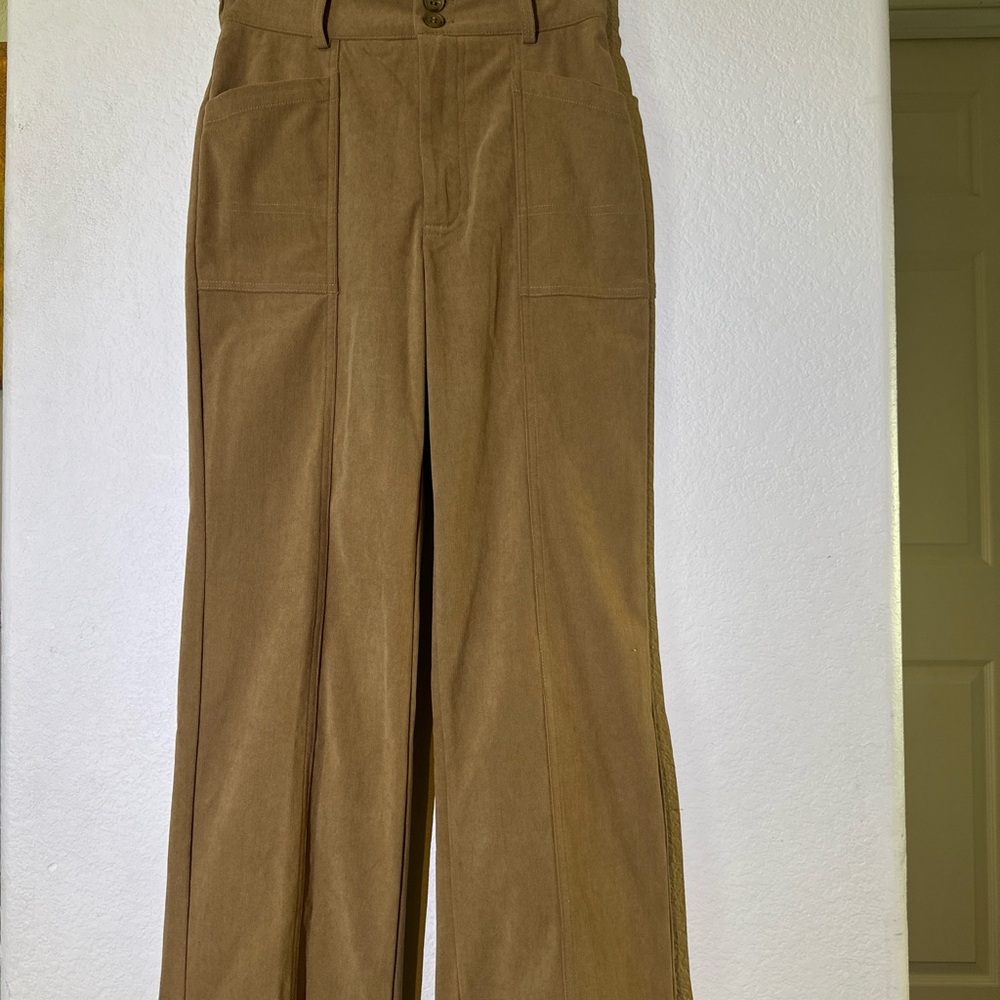 Woman’s Tan Pants